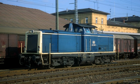 212 087