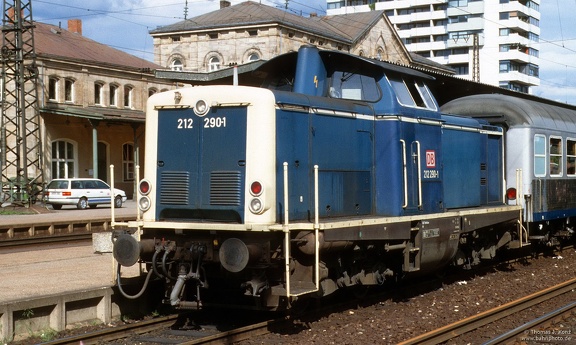 212 290