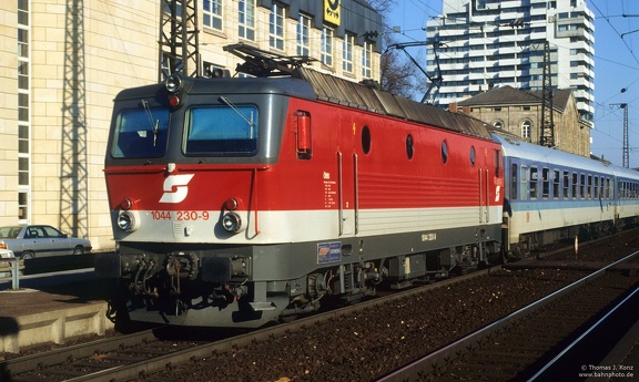1044 230
