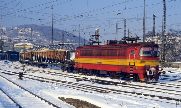 240 024