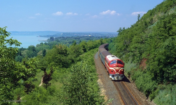 628 020