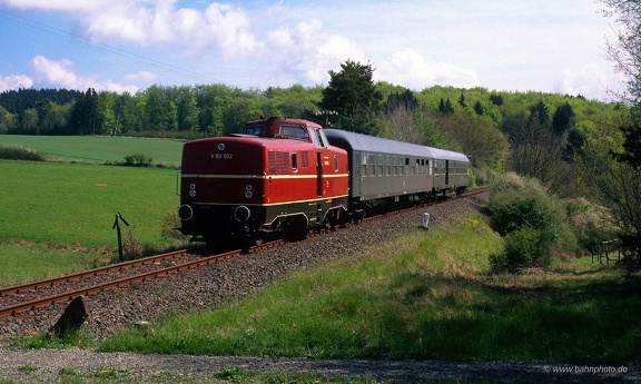 280 002