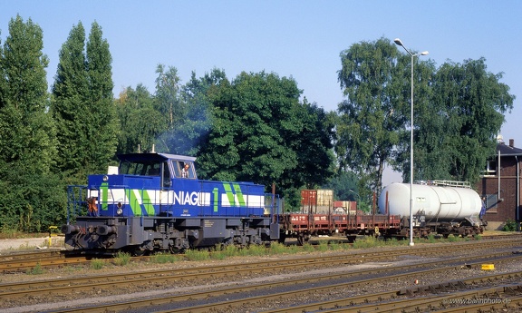 276 003