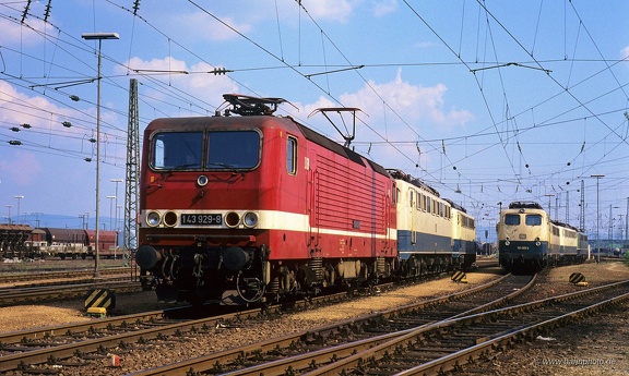 143 929
