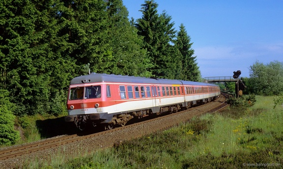 614 038