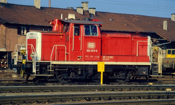 364 873