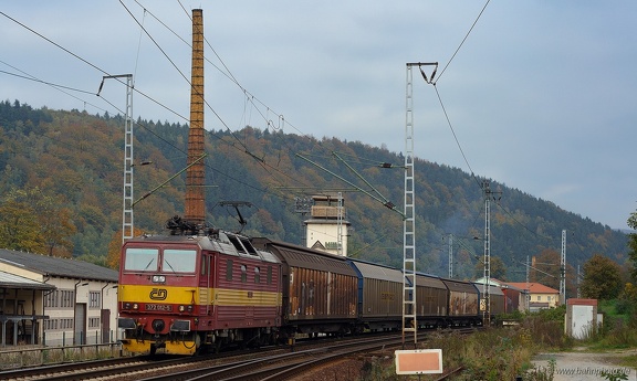 372 012