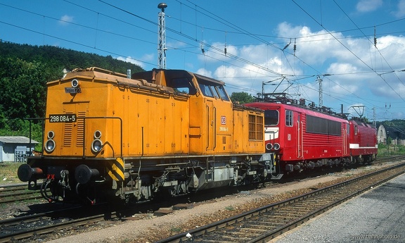 298 084