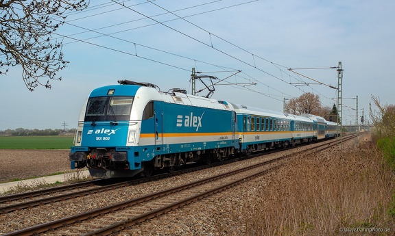 183 002