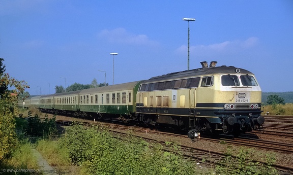 218 452