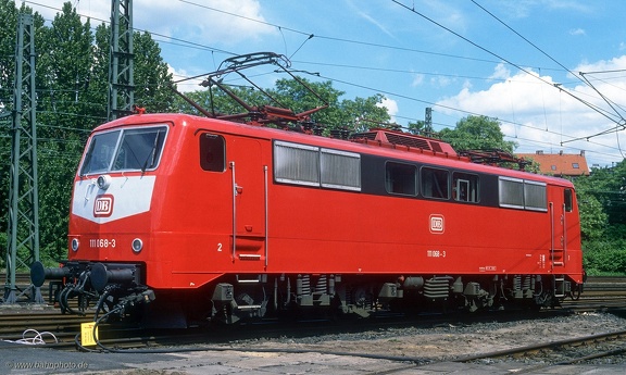 111 068