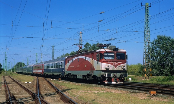 477 689