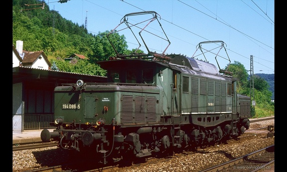 194 086