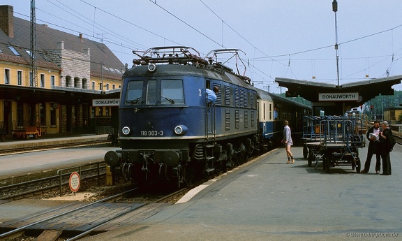 118 003