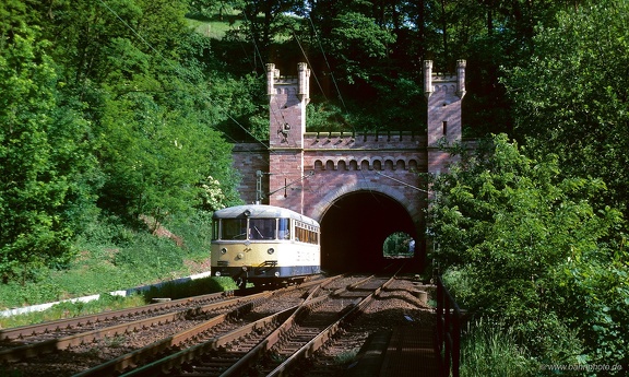 725 001