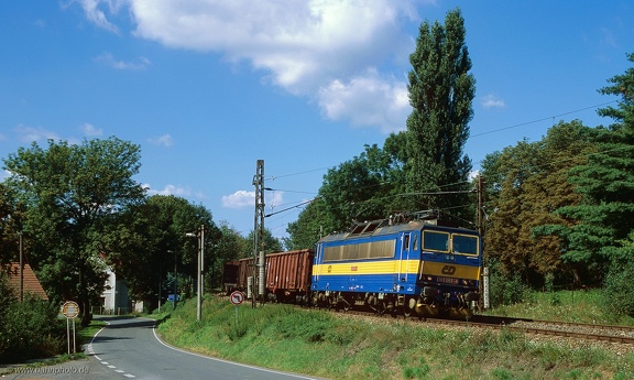 363 065