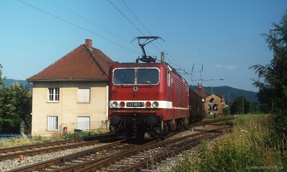143 883