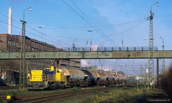 277 004