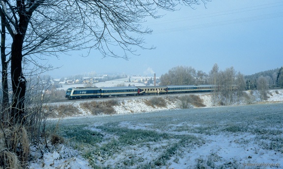 223 061