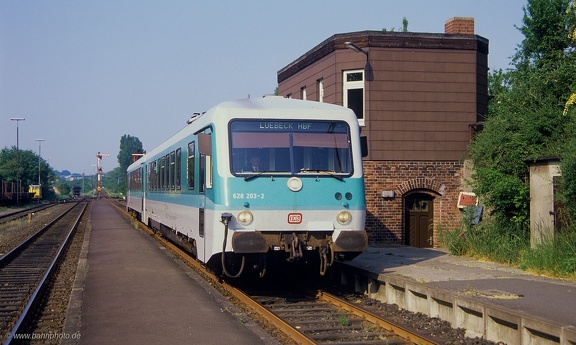 628 203