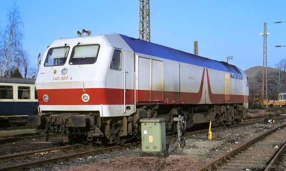 240 003