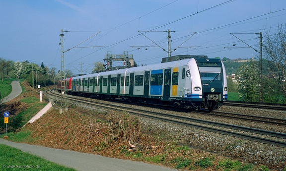 423 528