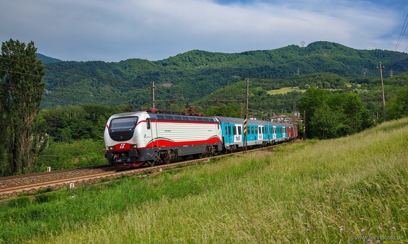 402 175