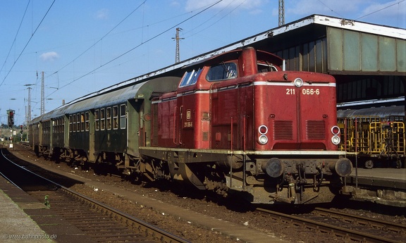 211 066