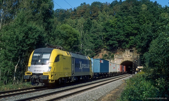 182 562