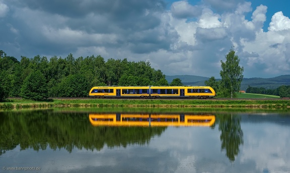 1648 708