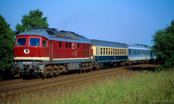 232 423