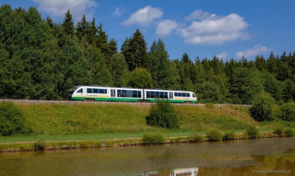 642 325
