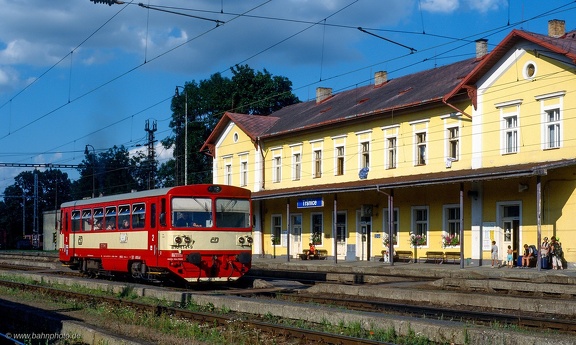 810 114