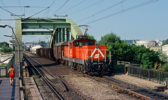 1063 033