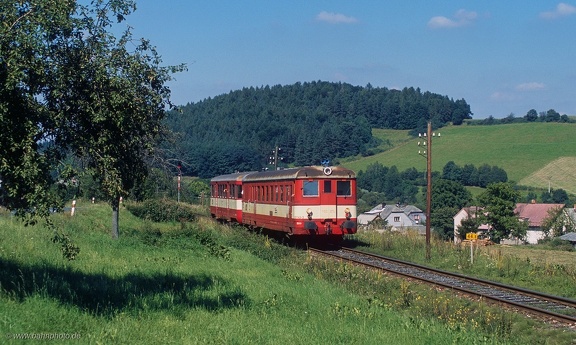 831 143