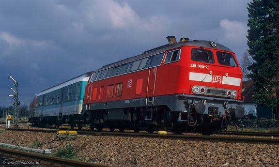218 300