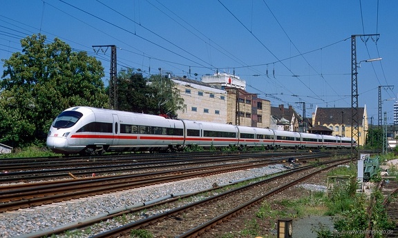 411 031