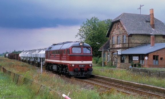 220 295