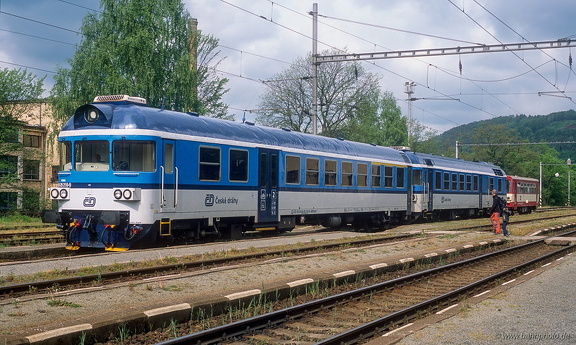 29 210