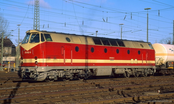 219 052