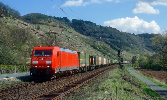 185 319