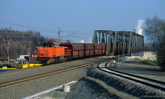1275 803
