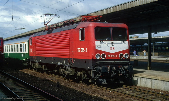 112 015