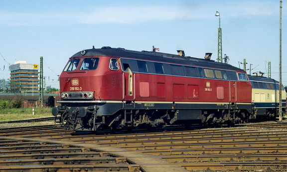 218 192