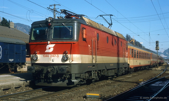 1044 247