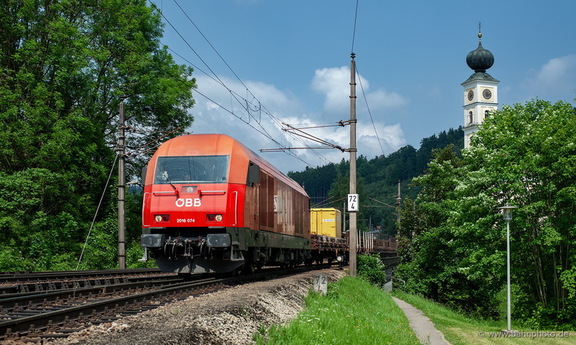 2016 074