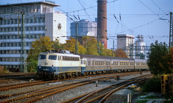 110 481