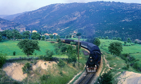 46 228