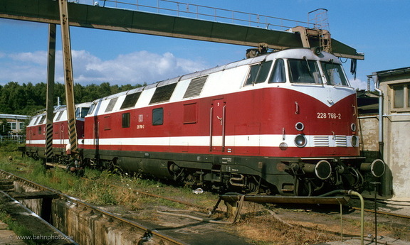 228 766