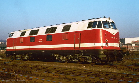 228 708